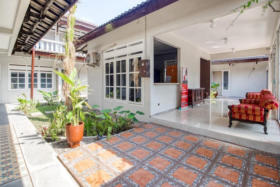 Hotel RedDoorz near Malioboro Tugu Station Jogja Jogyakarta Zewnętrze zdjęcie