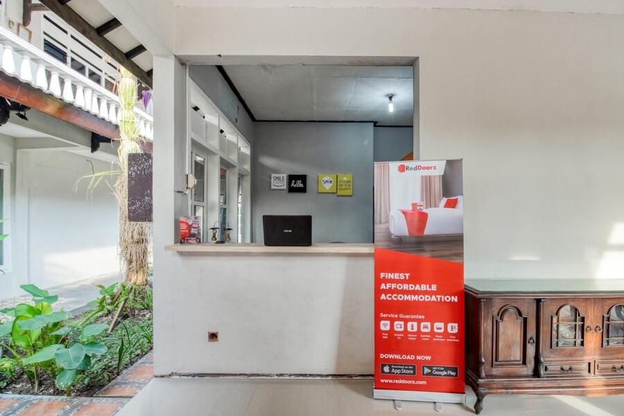 Hotel RedDoorz near Malioboro Tugu Station Jogja Jogyakarta Zewnętrze zdjęcie