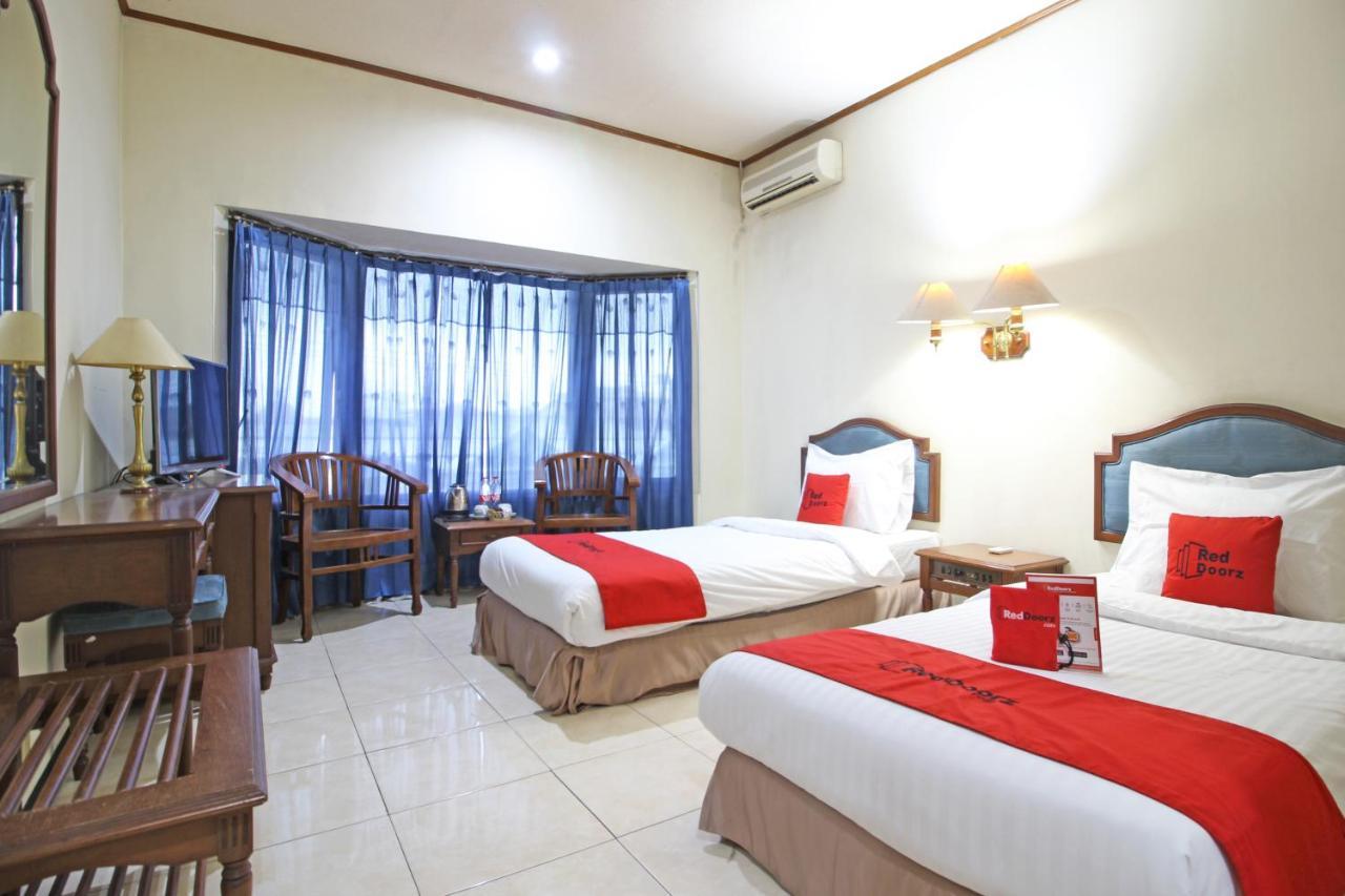 Hotel RedDoorz near Malioboro Tugu Station Jogja Jogyakarta Zewnętrze zdjęcie