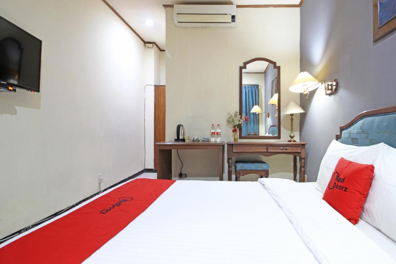 Hotel RedDoorz near Malioboro Tugu Station Jogja Jogyakarta Zewnętrze zdjęcie