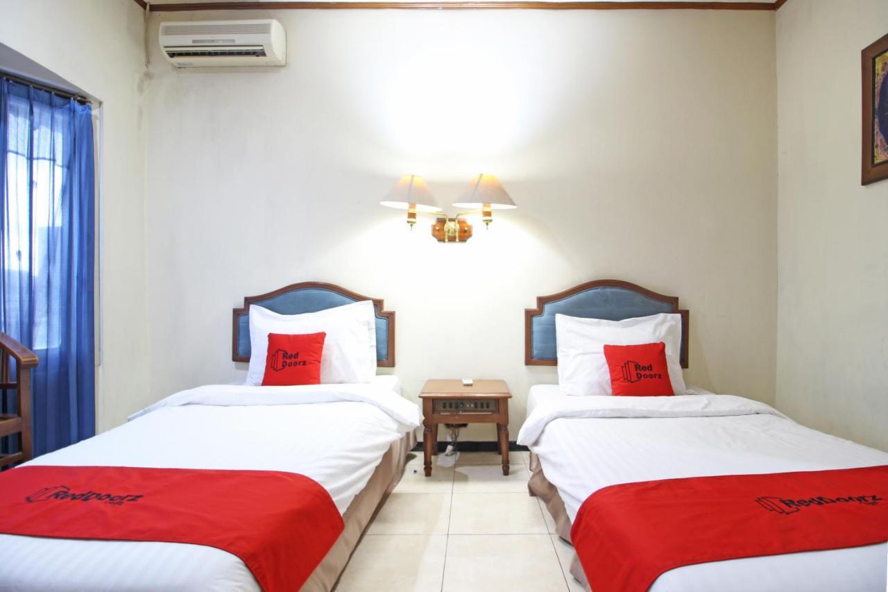 Hotel RedDoorz near Malioboro Tugu Station Jogja Jogyakarta Zewnętrze zdjęcie