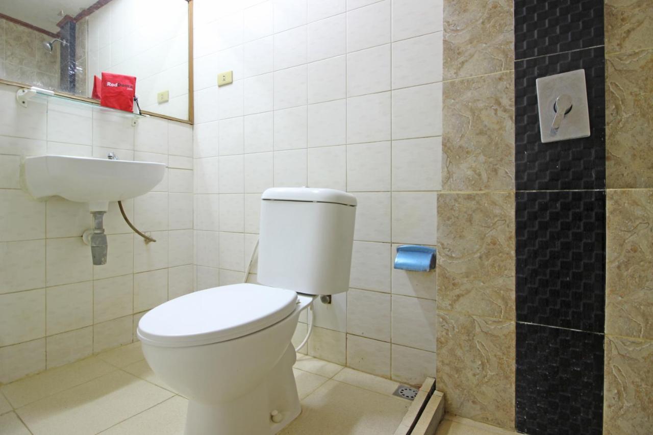 Hotel RedDoorz near Malioboro Tugu Station Jogja Jogyakarta Zewnętrze zdjęcie