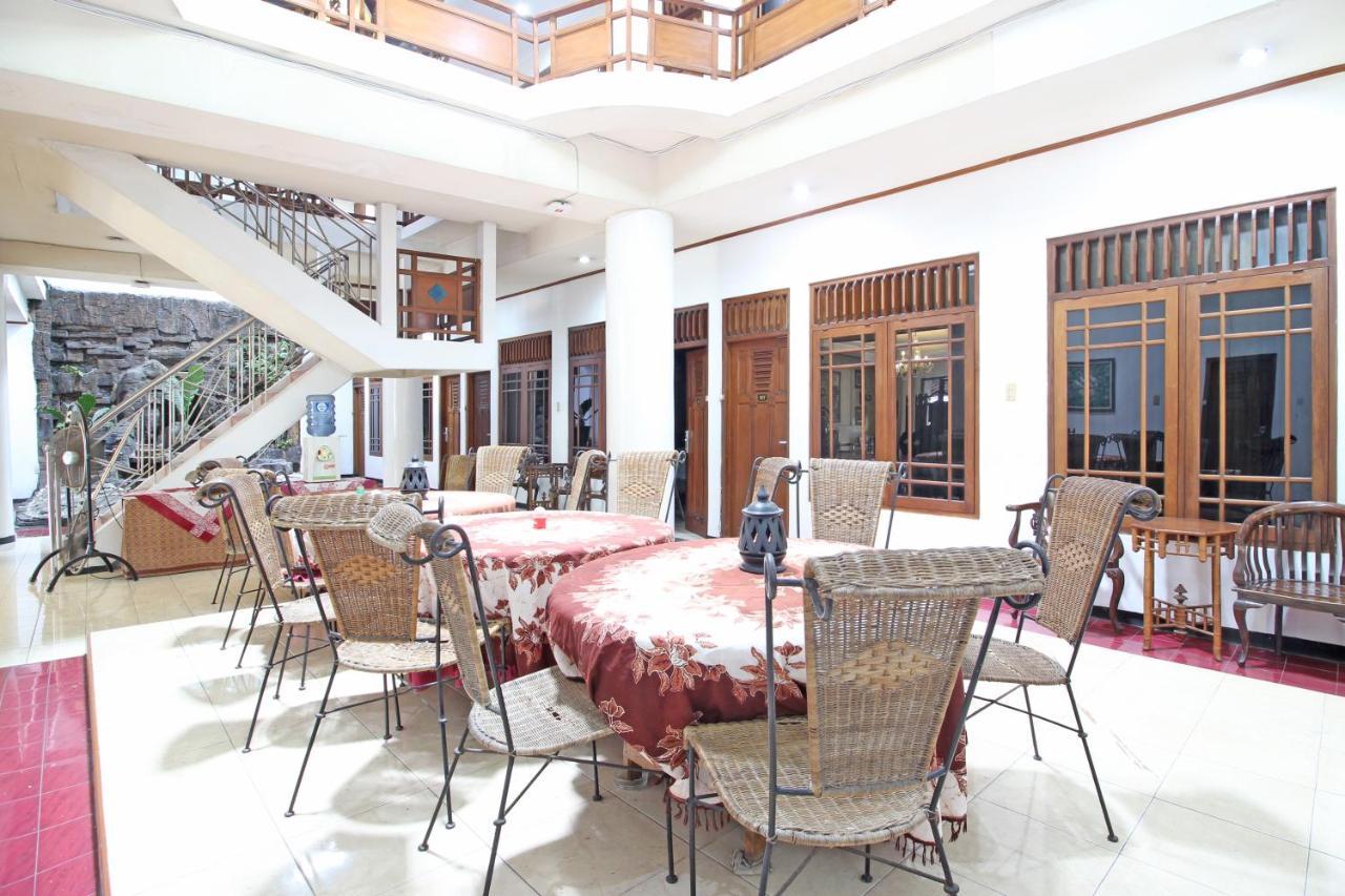 Hotel RedDoorz near Malioboro Tugu Station Jogja Jogyakarta Zewnętrze zdjęcie