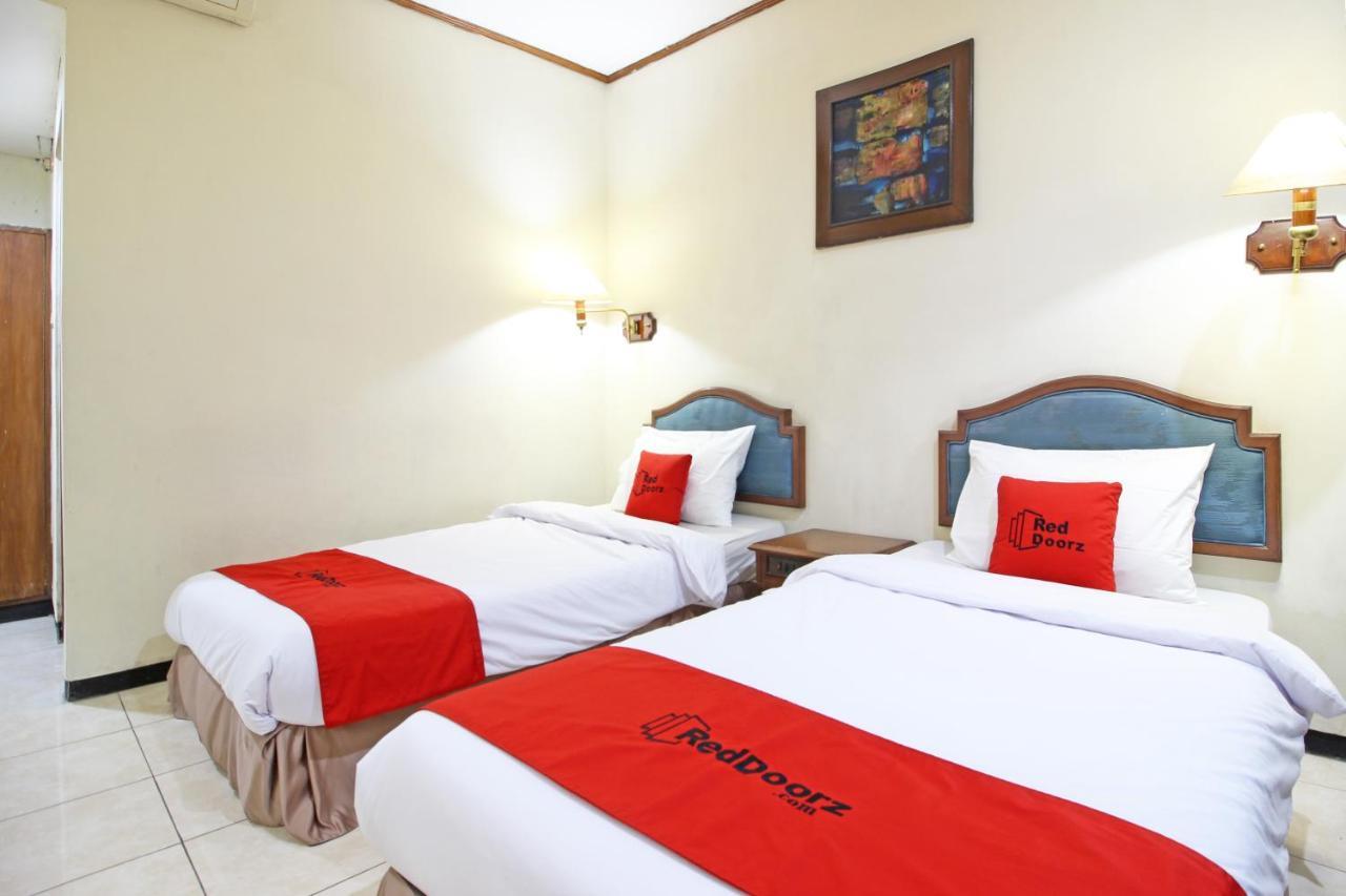 Hotel RedDoorz near Malioboro Tugu Station Jogja Jogyakarta Zewnętrze zdjęcie