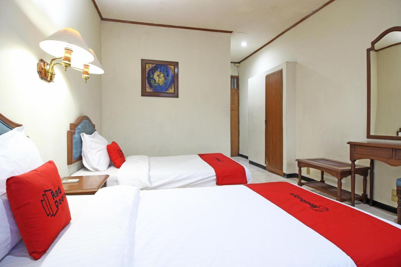 Hotel RedDoorz near Malioboro Tugu Station Jogja Jogyakarta Zewnętrze zdjęcie