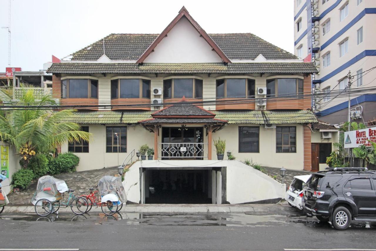 Hotel RedDoorz near Malioboro Tugu Station Jogja Jogyakarta Zewnętrze zdjęcie