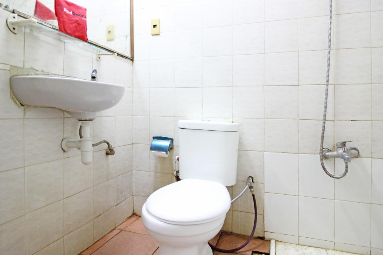 Hotel RedDoorz near Malioboro Tugu Station Jogja Jogyakarta Zewnętrze zdjęcie